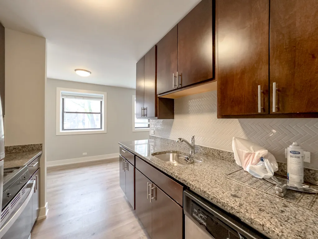 530 W Surf St, ,  60657, USA 60657-unit#202-Chicago-IL