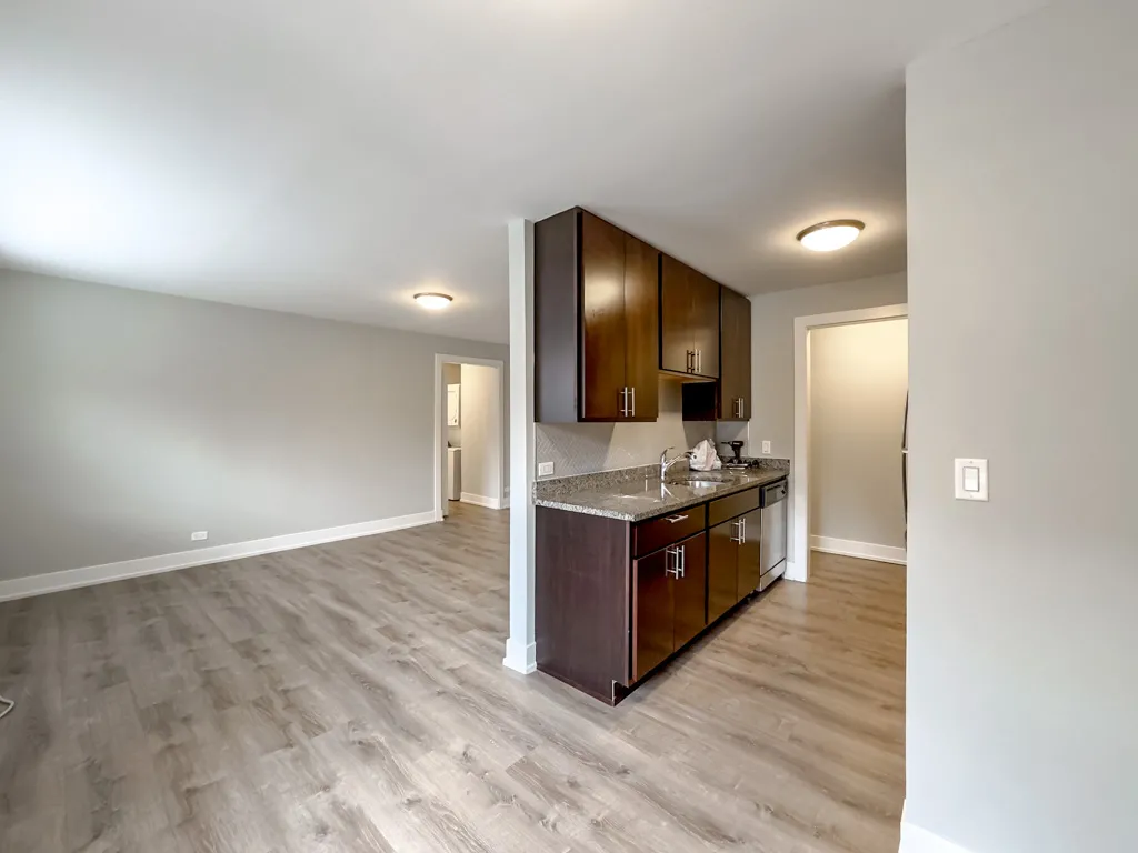 530 W Surf St, ,  60657, USA 60657-unit#202-Chicago-IL