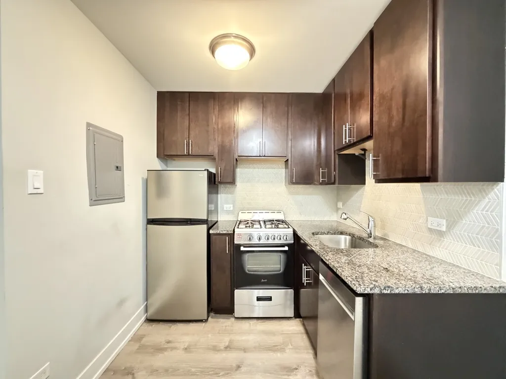 530 W Surf St, , 60657, USA 60657-unit#206-Chicago-IL