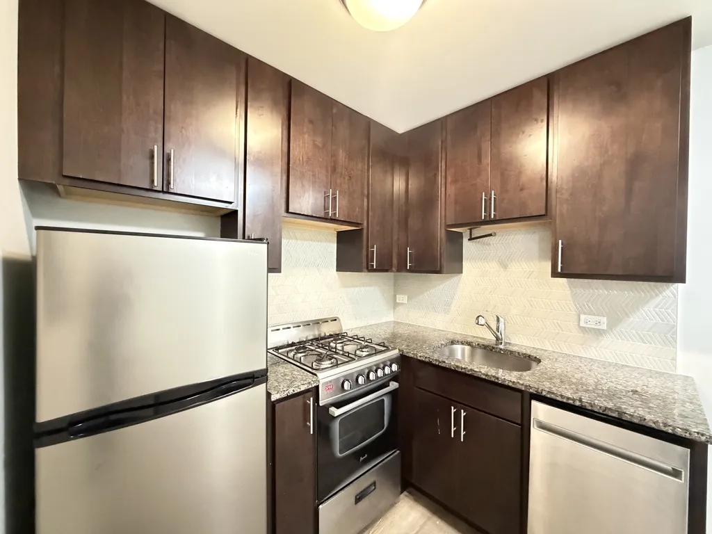 530 W Surf St, , 60657, USA 60657-unit#206-Chicago-IL