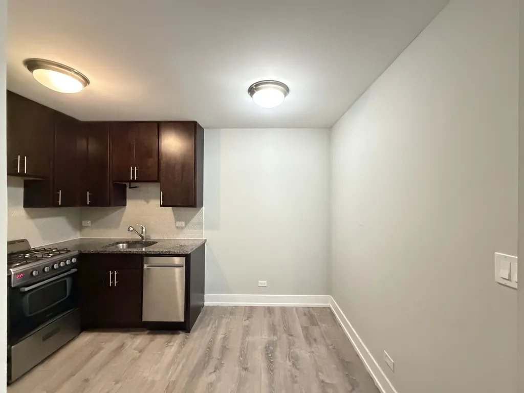 530 W Surf St, , 60657, USA 60657-unit#206-Chicago-IL