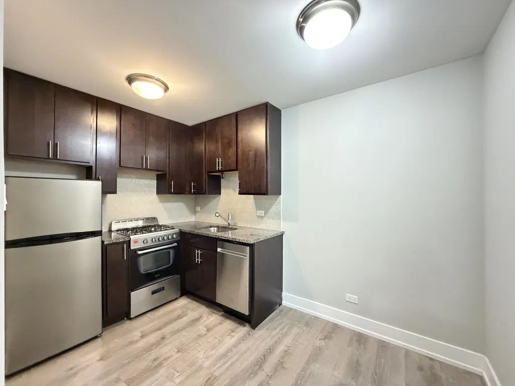 530 W Surf St, , 60657, USA 60657-unit#206-Chicago-IL
