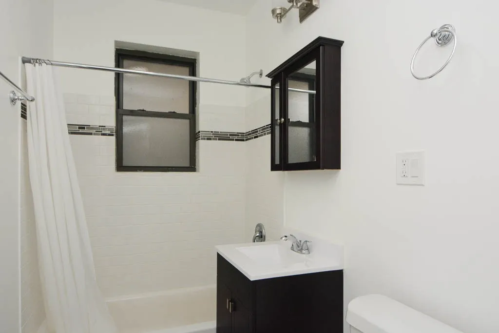 726 W Roscoe St, , 60657, USA 60657-unit#1N-Chicago-IL