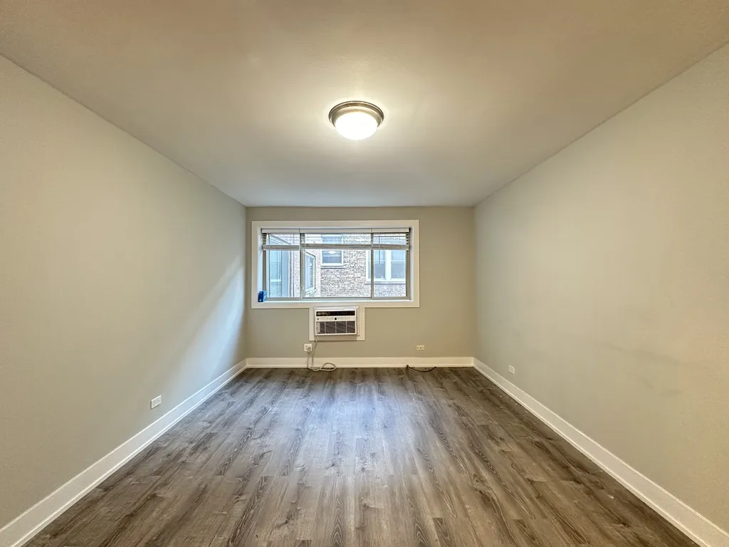 530 W Surf St, , 60657, USA 60657-unit#310-Chicago-IL