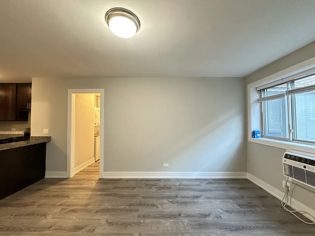 530 W Surf St, , 60657, USA 60657-unit#310-Chicago-IL