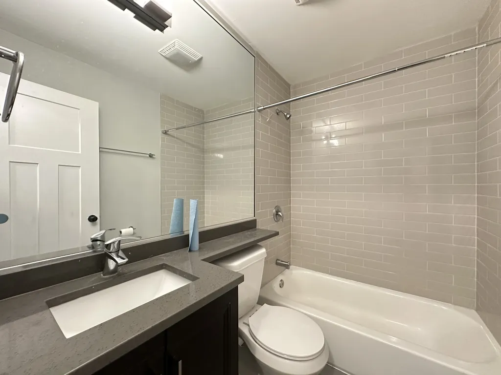 530 W Surf St, , 60657, USA 60657-unit#310-Chicago-IL
