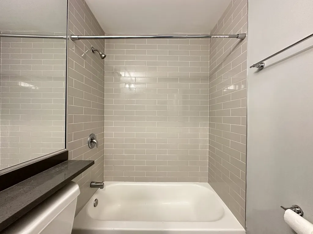 530 W Surf St, , 60657, USA 60657-unit#310-Chicago-IL