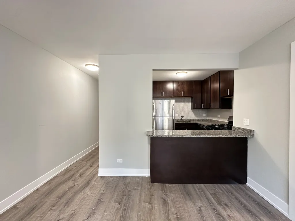 530 W Surf St, , 60657, USA 60657-unit#410-Chicago-IL