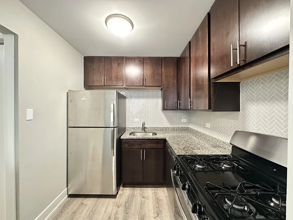 530 W Surf St, , 60657, USA 60657-unit#410-Chicago-IL
