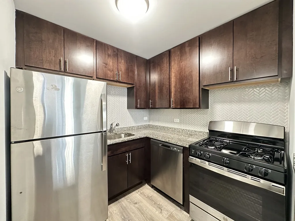 530 W Surf St, , 60657, USA 60657-unit#410-Chicago-IL