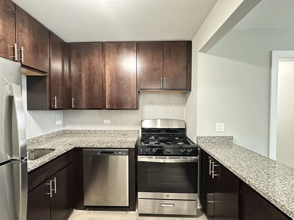 530 W Surf St, , 60657, USA 60657-unit#410-Chicago-IL