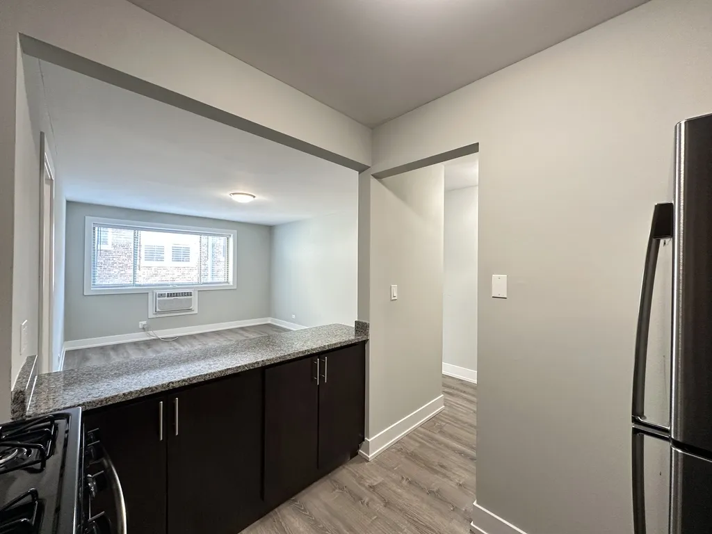 530 W Surf St, , 60657, USA 60657-unit#410-Chicago-IL