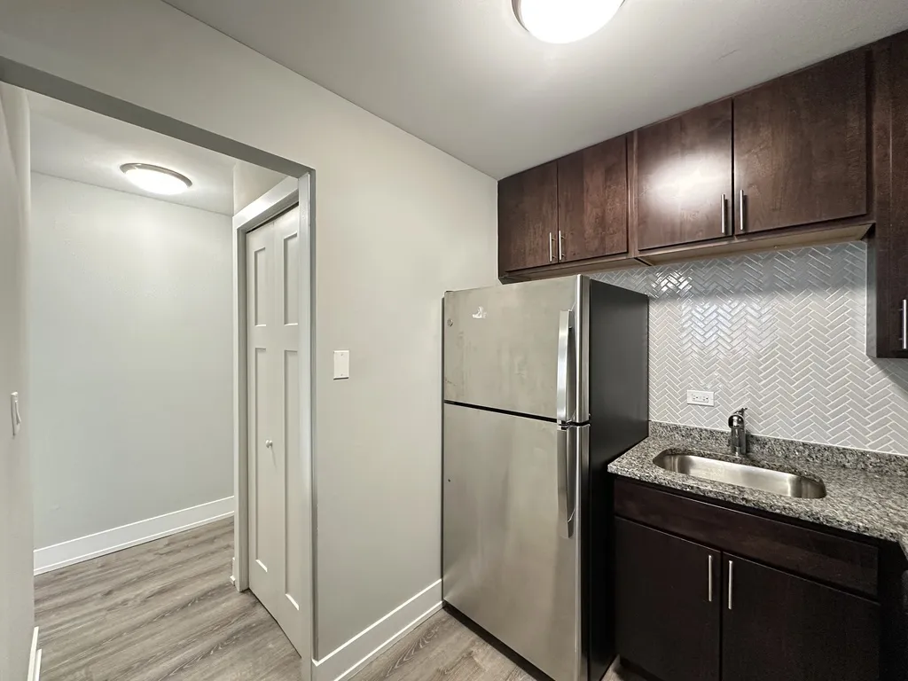530 W Surf St, , 60657, USA 60657-unit#410-Chicago-IL