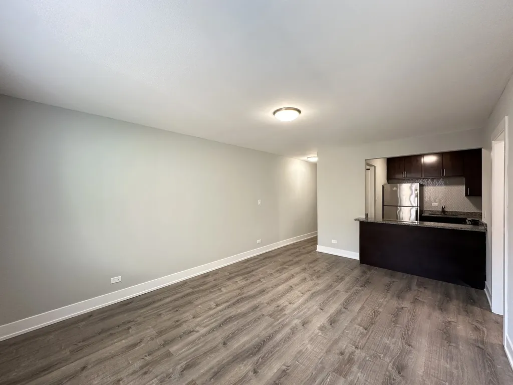 530 W Surf St, , 60657, USA 60657-unit#410-Chicago-IL