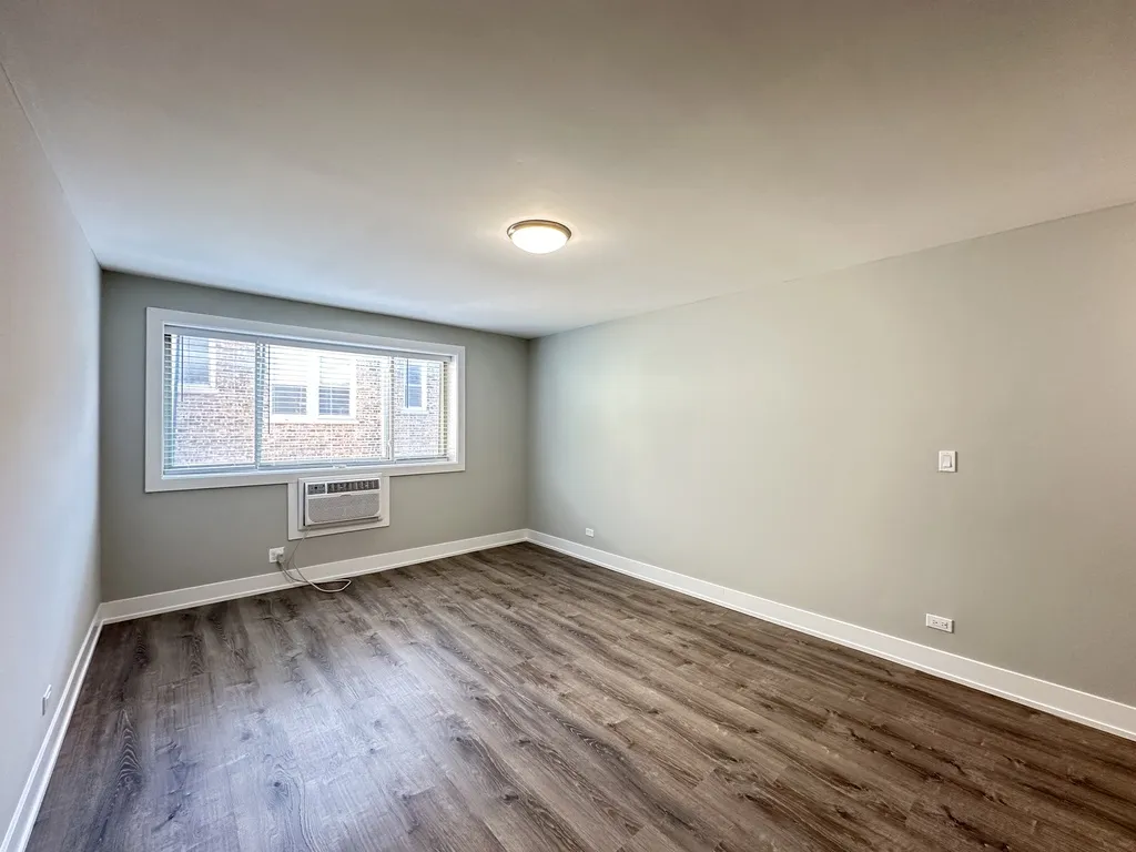530 W Surf St, , 60657, USA 60657-unit#410-Chicago-IL