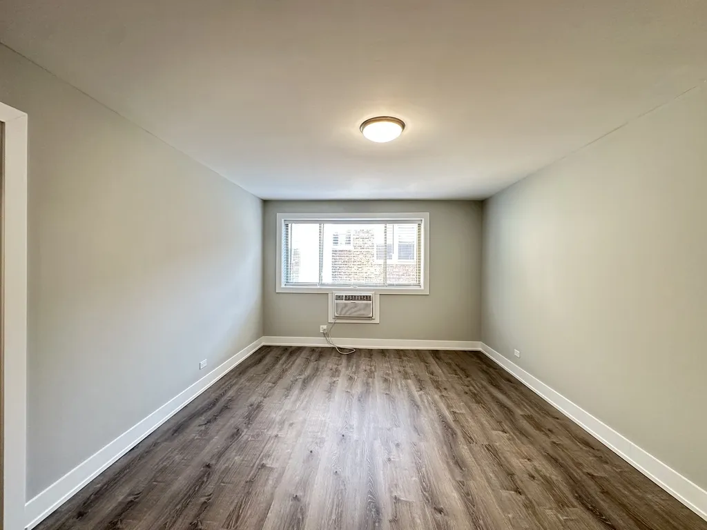 530 W Surf St, , 60657, USA 60657-unit#410-Chicago-IL
