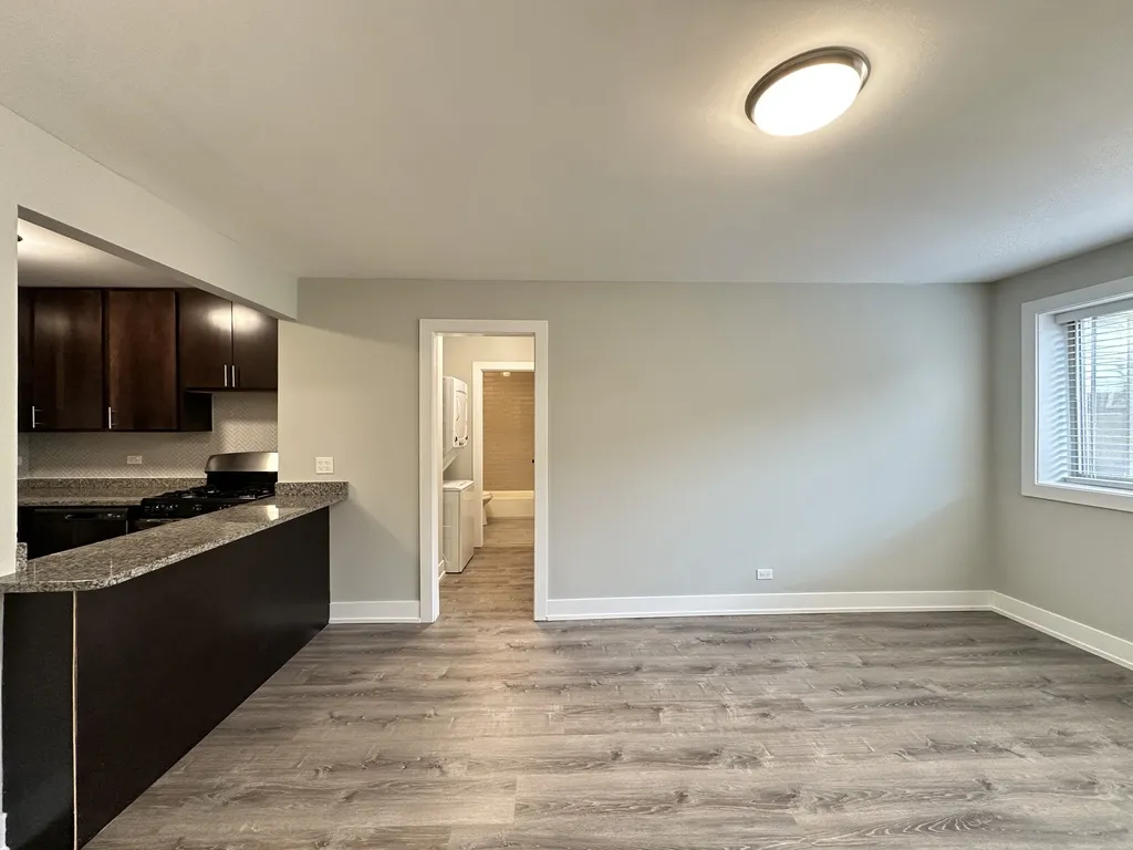 530 W Surf St, , 60657, USA 60657-unit#410-Chicago-IL