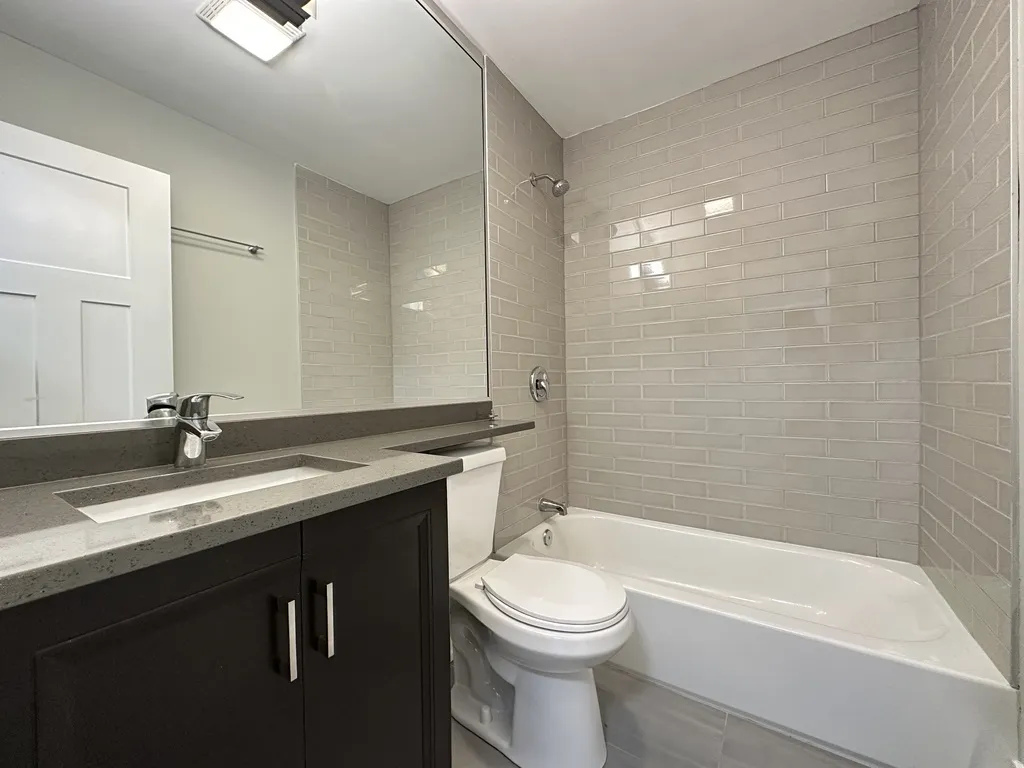 530 W Surf St, , 60657, USA 60657-unit#410-Chicago-IL