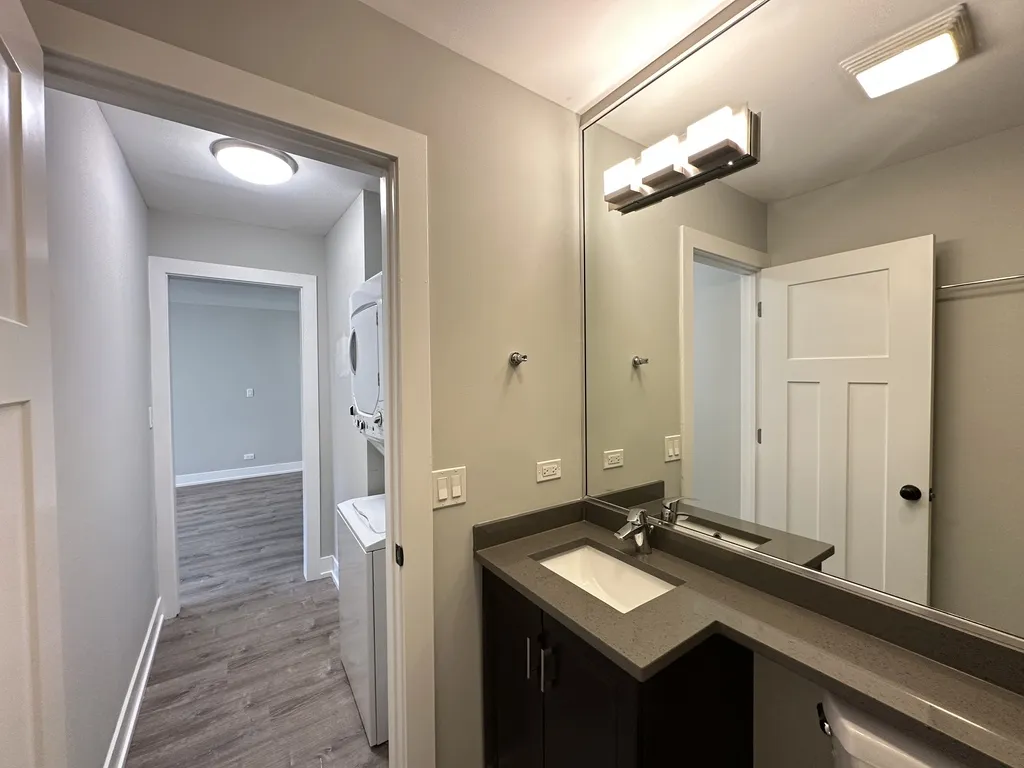 530 W Surf St, , 60657, USA 60657-unit#410-Chicago-IL