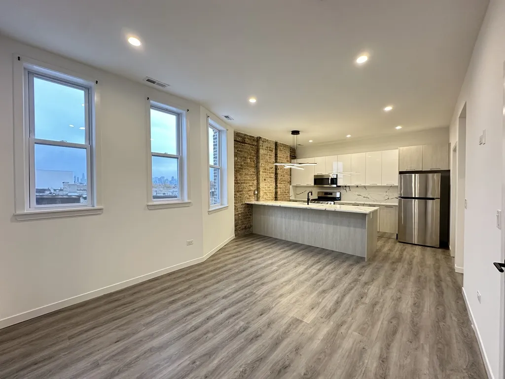 2743 W Division St, ,  60622, USA 60622-unit#4F-Chicago-IL