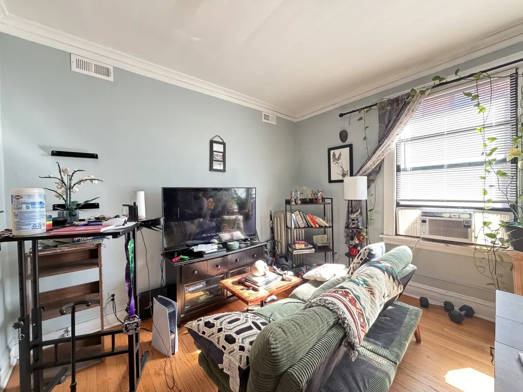 3125 N Hamlin Ave, ,  60618, USA 60618-unit#2B-Chicago-IL