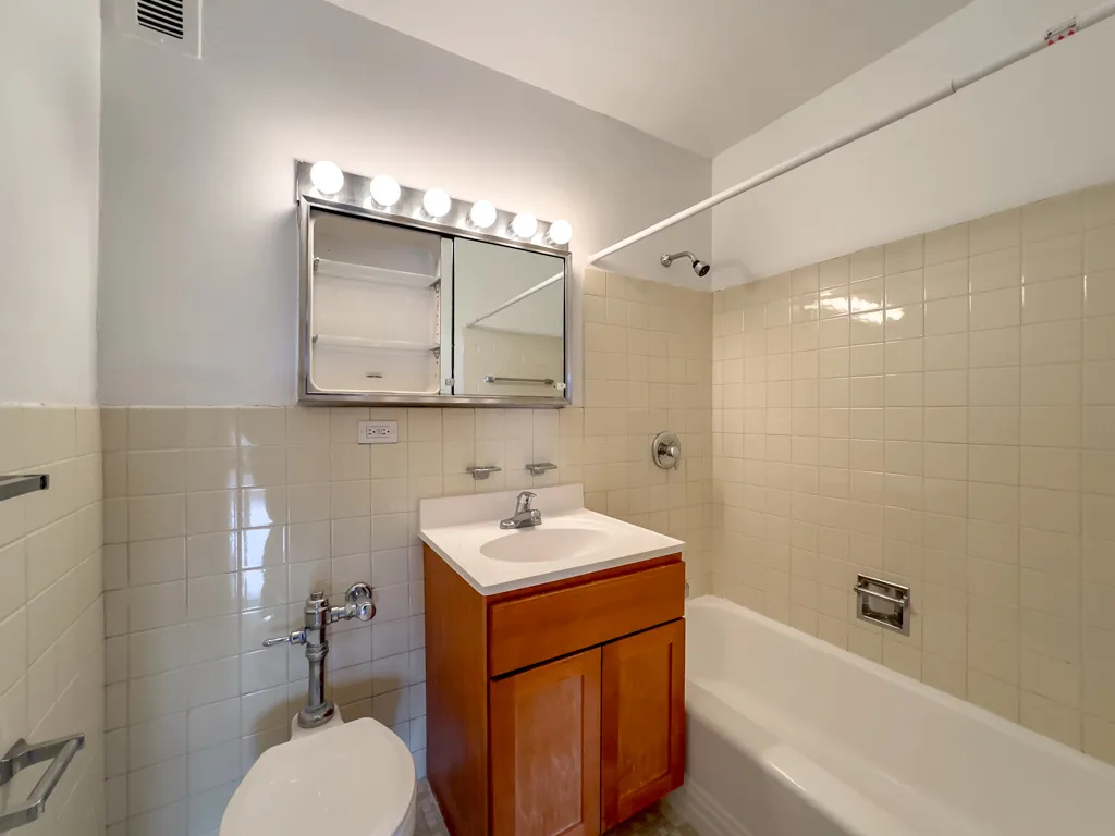 5650 N Sheridan Rd, , 60660, USA 60660-unit#3B-Chicago-IL