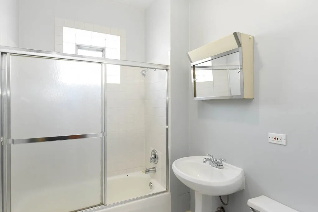 5141 W Roscoe St, ,  60641, USA 60641-unit#2F-Chicago-IL