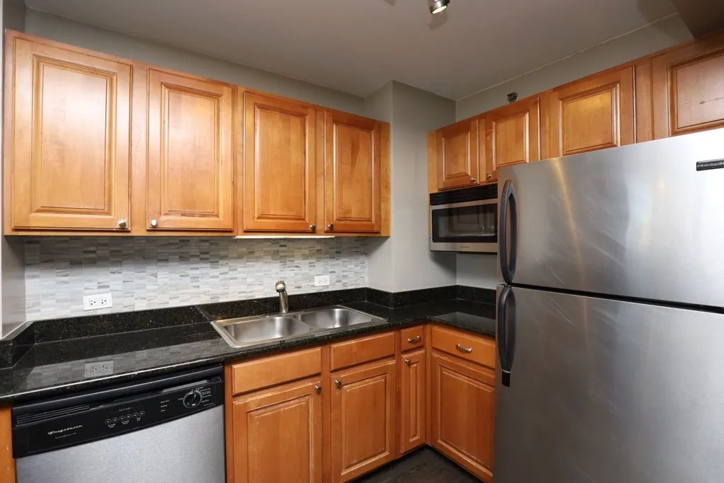 4334 N Hazel St, ,  60613, USA 60613-unit#913-Chicago-IL