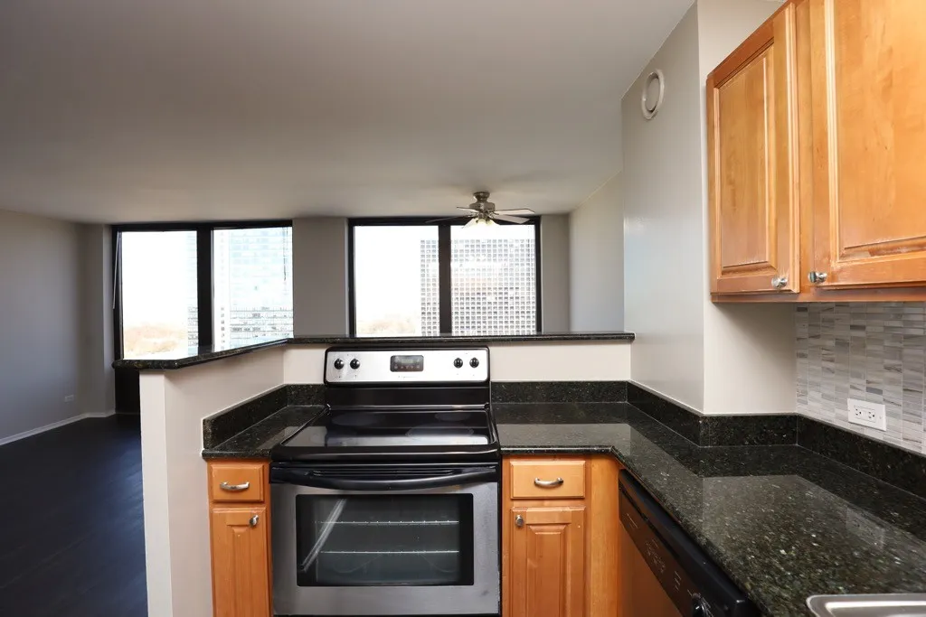 4334 N Hazel St, ,  60613, USA 60613-unit#913-Chicago-IL