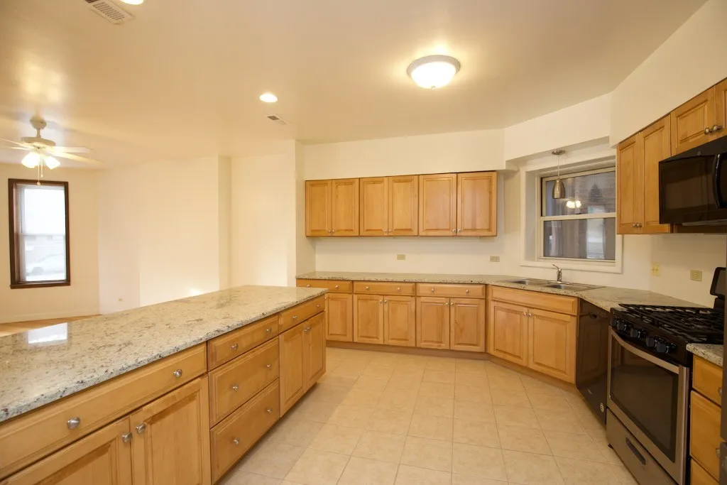6713 N Sheridan Rd, , 60626, USA 60626-unit#2N-Chicago-IL