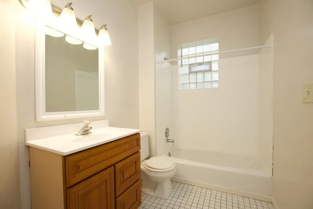 6717 N Sheridan Rd, , 60626, USA 60626-unit#3S-Chicago-IL