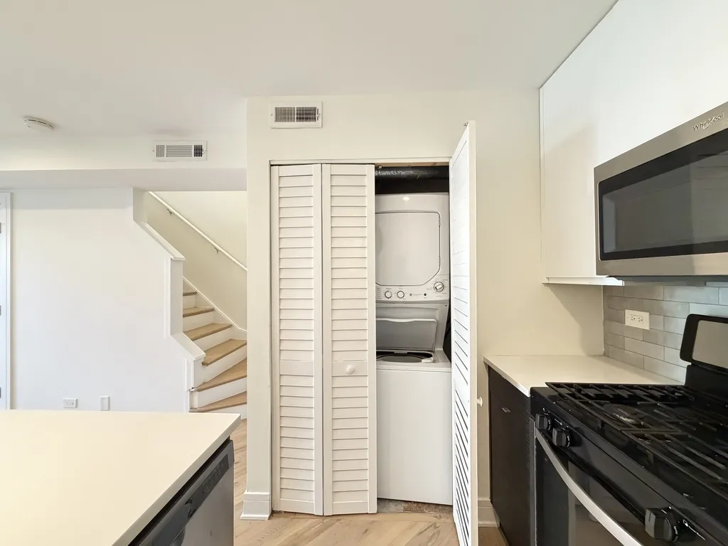 954 W Grace St, , 60613, USA 60613-unit#C102-Chicago-IL