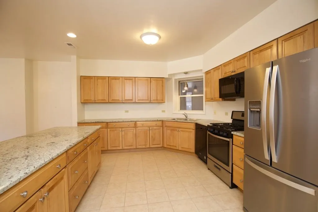 6713 N Sheridan Rd, ,  60626, USA 60626-unit#1N-Chicago-IL