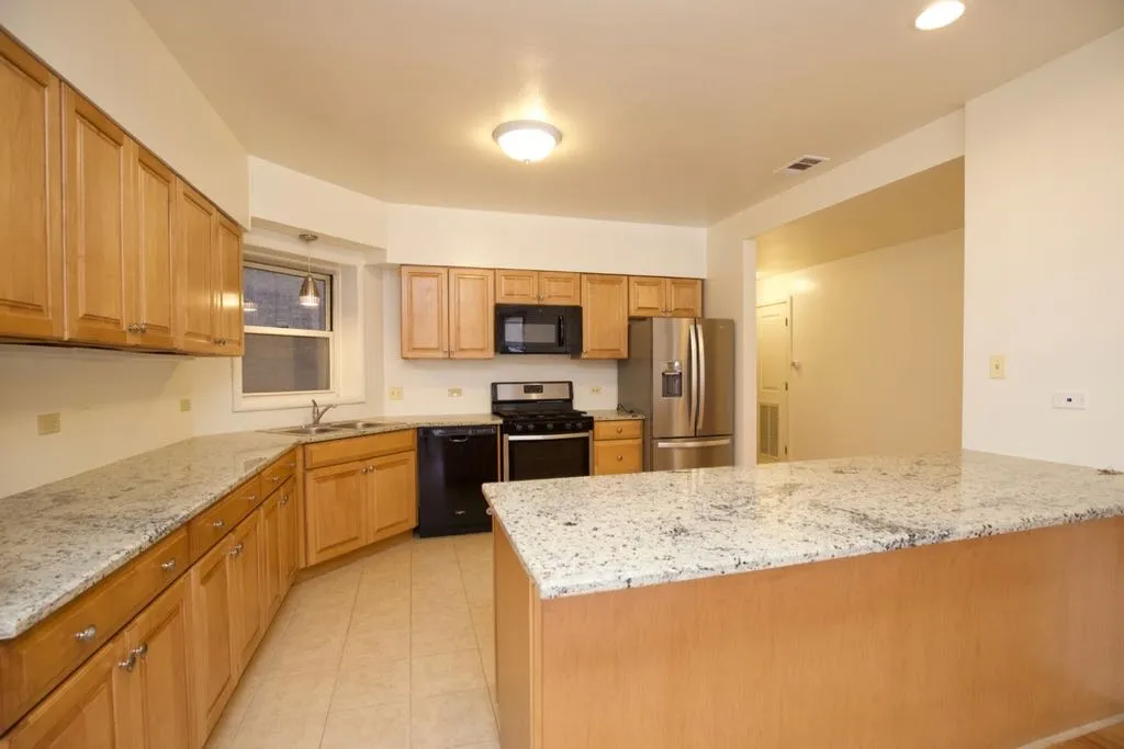 6713 N Sheridan Rd, ,  60626, USA 60626-unit#1N-Chicago-IL