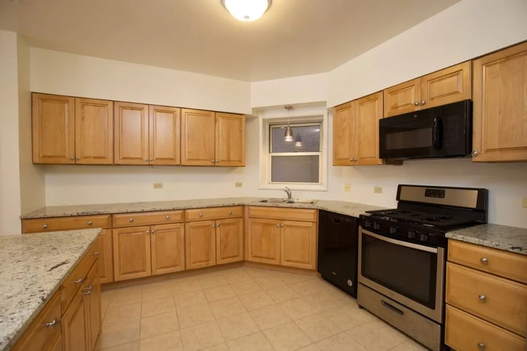 6713 N Sheridan Rd, ,  60626, USA 60626-unit#1N-Chicago-IL