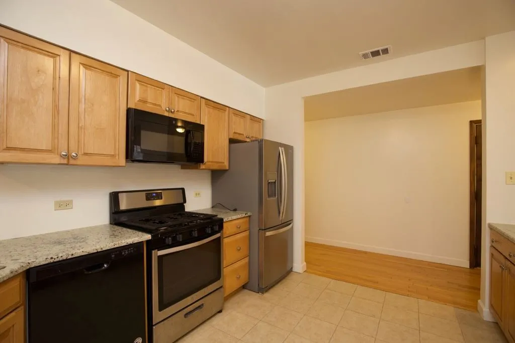 6713 N Sheridan Rd, ,  60626, USA 60626-unit#1N-Chicago-IL