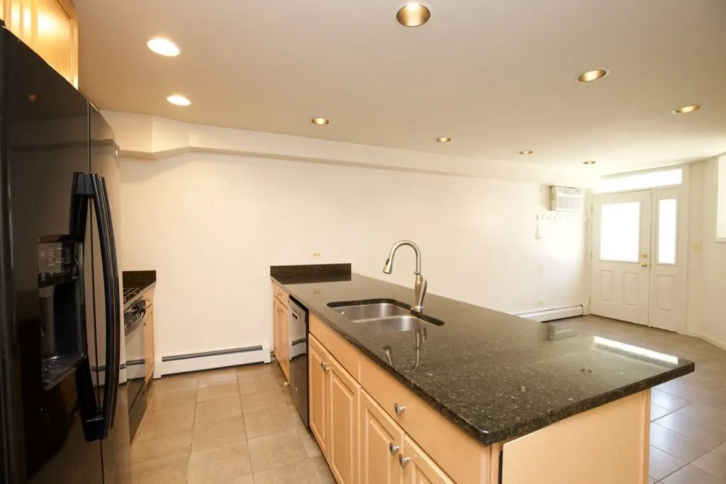 6717 N Sheridan Rd, ,  60626, USA 60626-unit#1SB-Chicago-IL