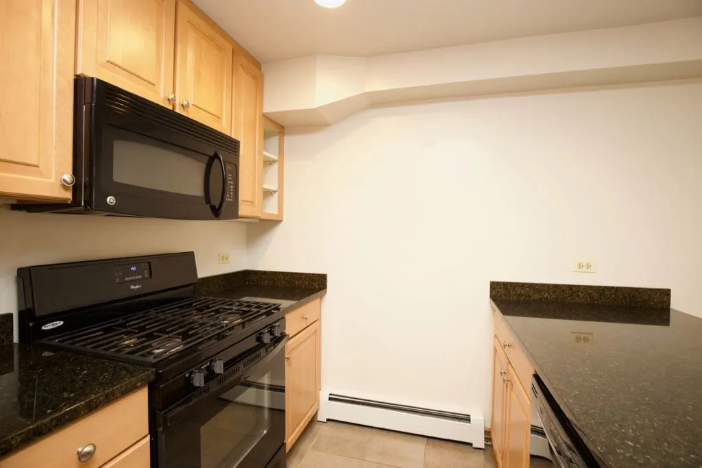 6717 N Sheridan Rd, ,  60626, USA 60626-unit#1SB-Chicago-IL