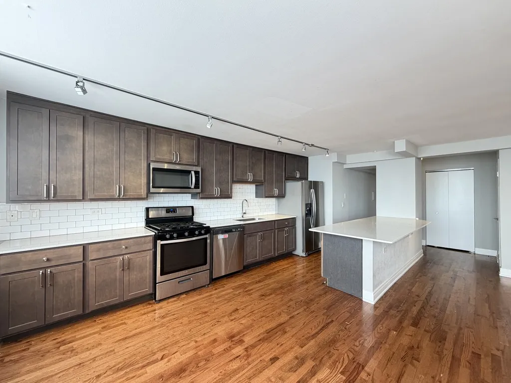 6415 N Sheridan Rd, ,  60626, USA 60626-unit#1001-Chicago-IL