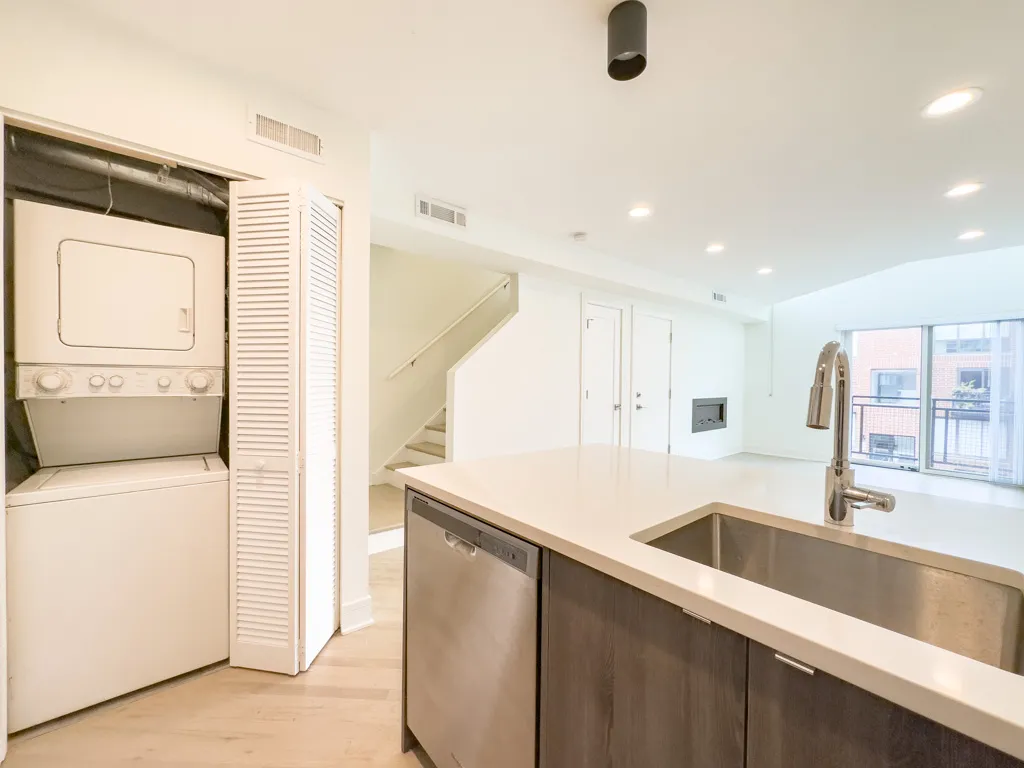 944 W Grace St, ,  60613, USA 60613-unit#F202-Chicago-IL