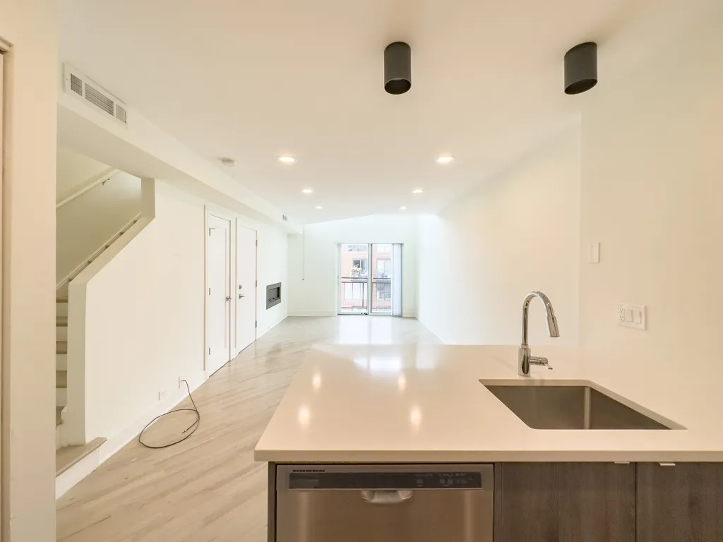 944 W Grace St, ,  60613, USA 60613-unit#F202-Chicago-IL