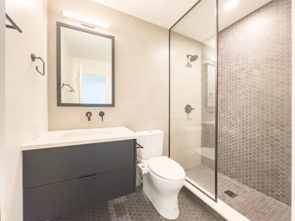 944 W Grace St, ,  60613, USA 60613-unit#F202-Chicago-IL