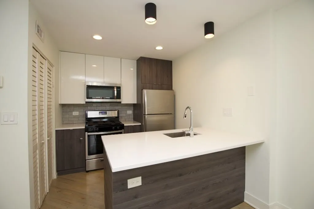 944 W Grace St, , 60613, USA 60613-unit#H201-Chicago-IL