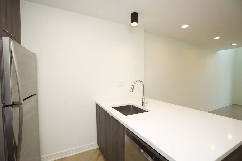 944 W Grace St, , 60613, USA 60613-unit#H201-Chicago-IL