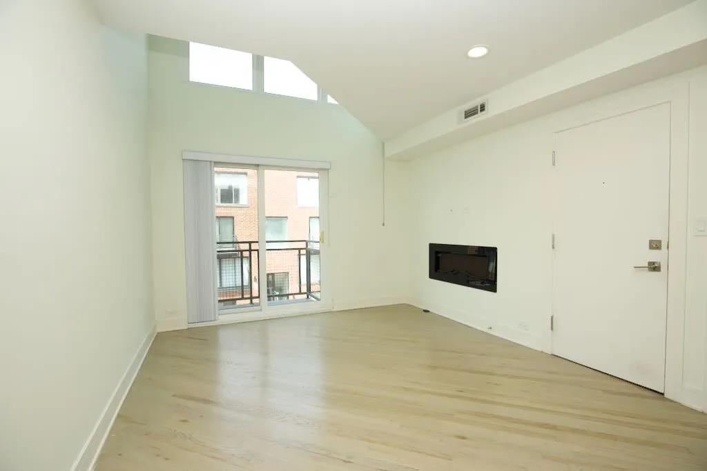 944 W Grace St, , 60613, USA 60613-unit#H201-Chicago-IL
