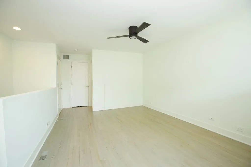 944 W Grace St, , 60613, USA 60613-unit#H201-Chicago-IL