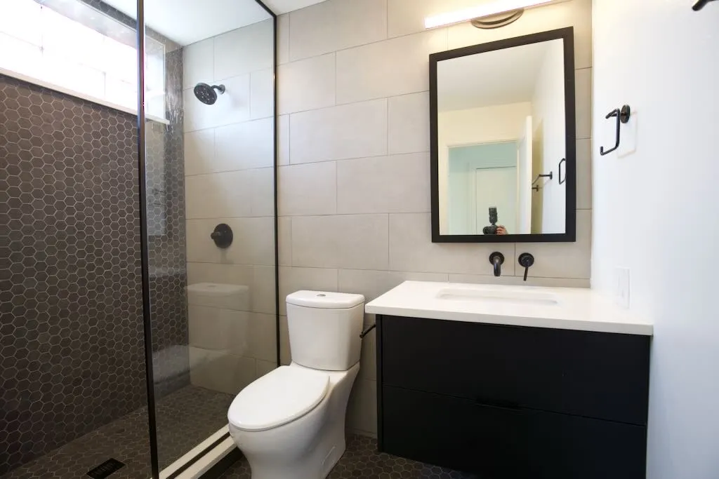 944 W Grace St, , 60613, USA 60613-unit#H201-Chicago-IL