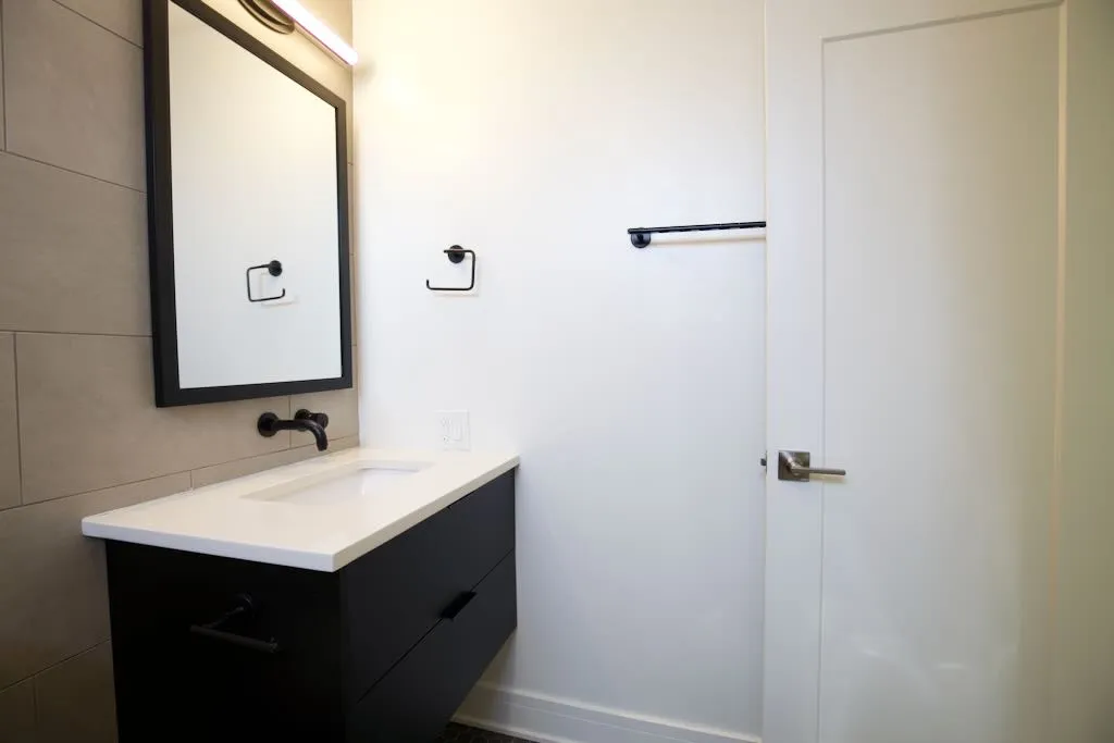 944 W Grace St, , 60613, USA 60613-unit#H201-Chicago-IL