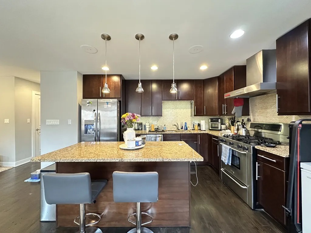 907 N Damen Ave, , 60622, USA 60622-unit#301-Chicago-IL
