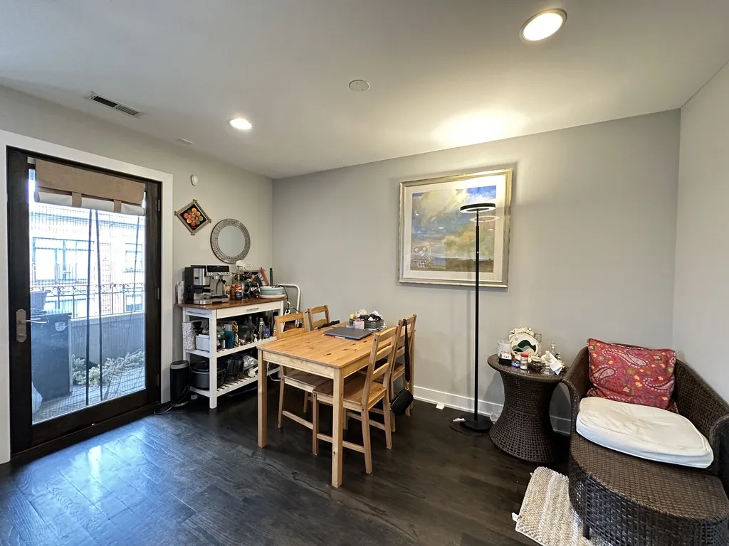 907 N Damen Ave, , 60622, USA 60622-unit#301-Chicago-IL